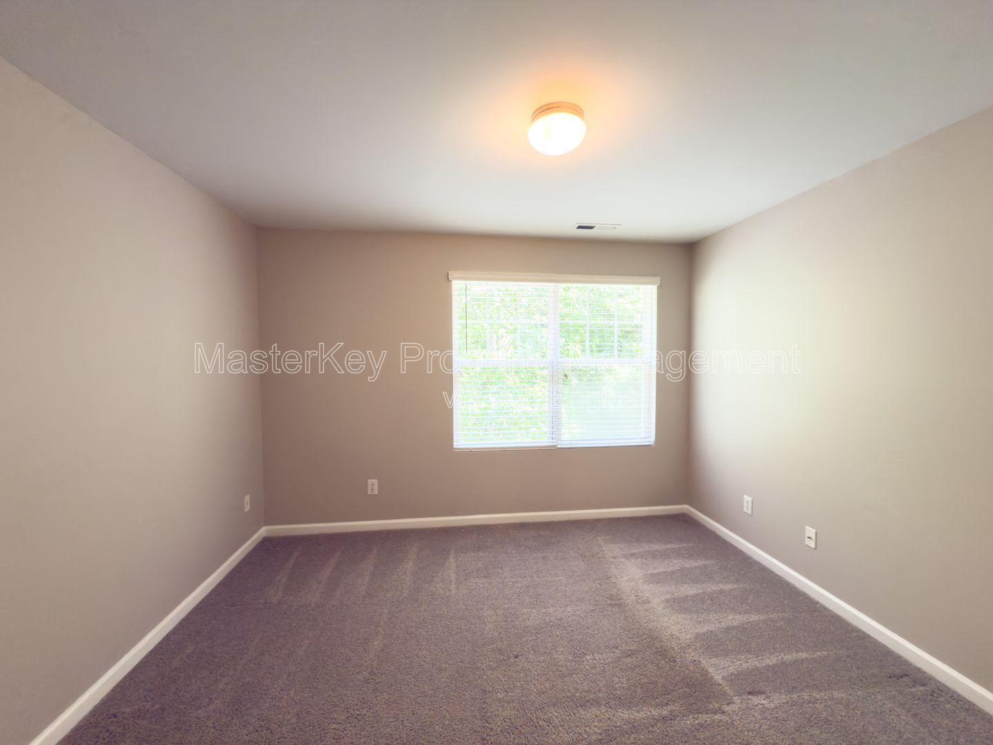 COMING SOON! Well Maintained 2 Story Townhome! property image