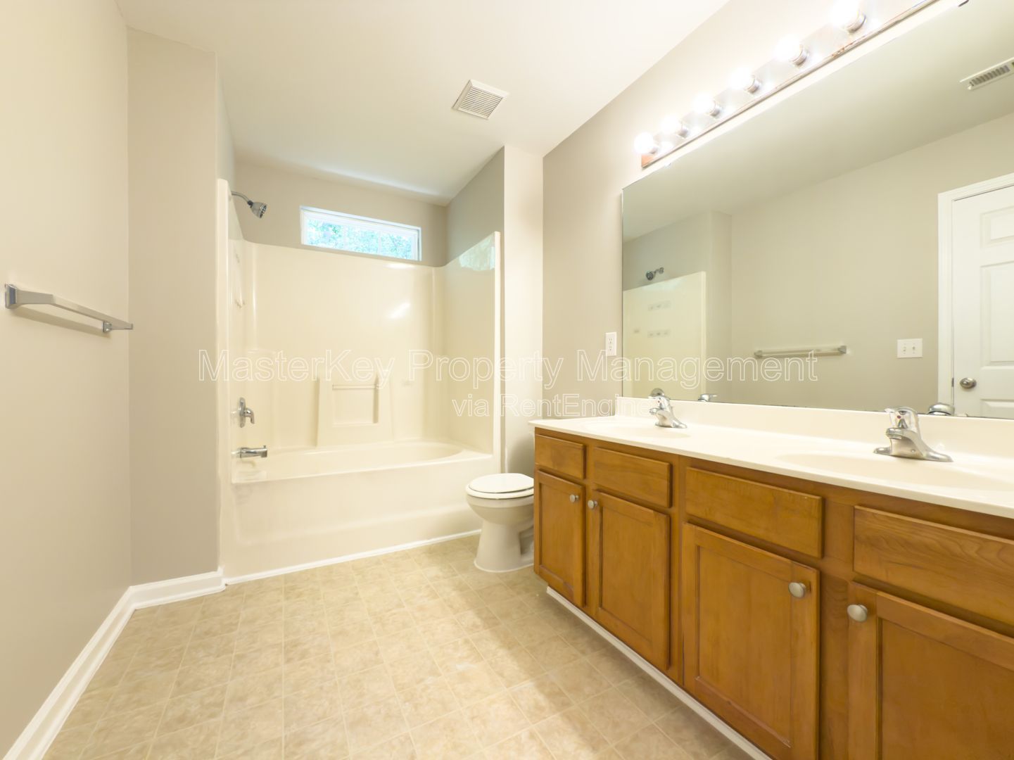 COMING SOON! Well Maintained 2 Story Townhome! property image