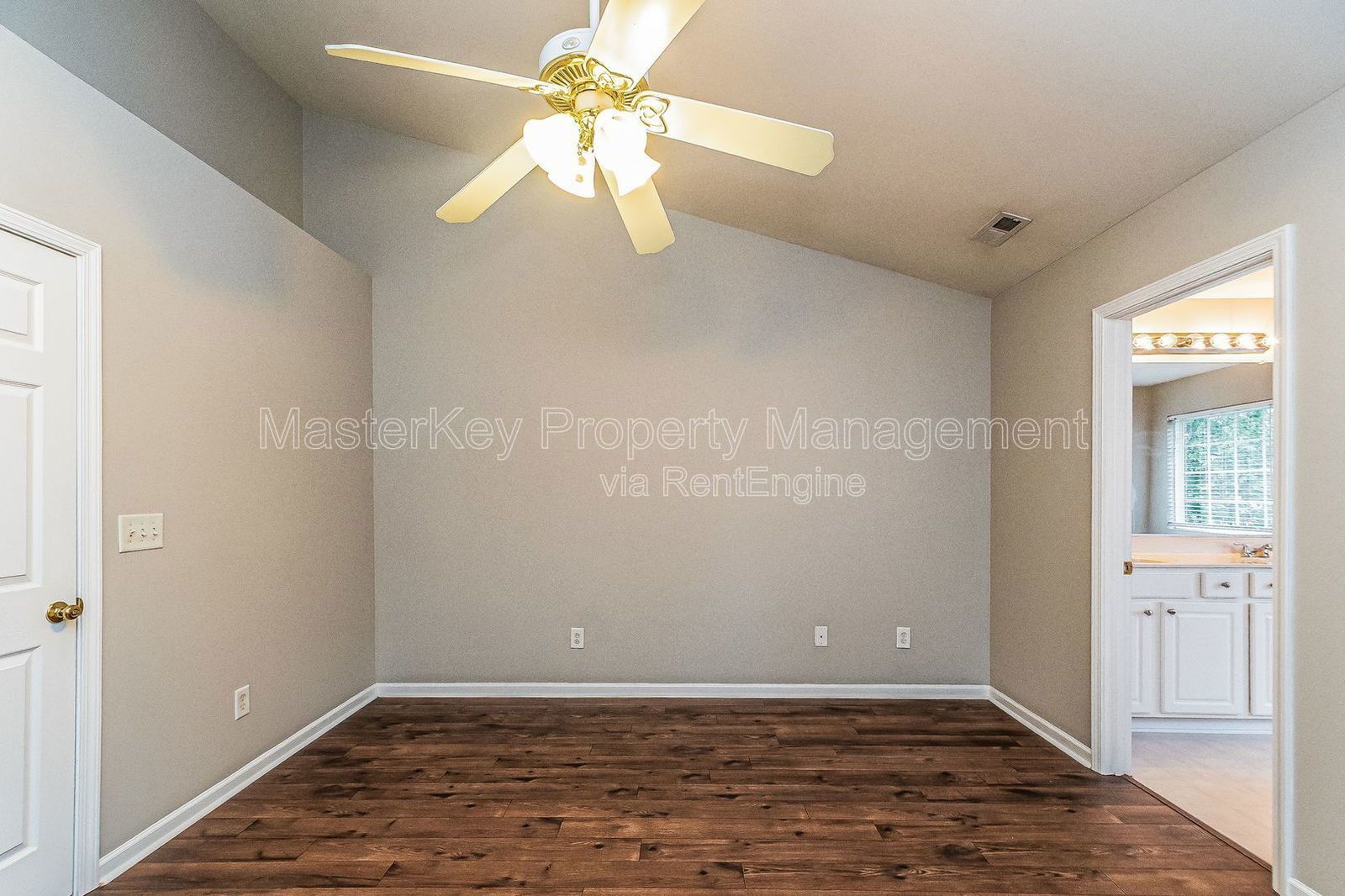 End Unit 3 Bedroom Townhome in Apex! property image