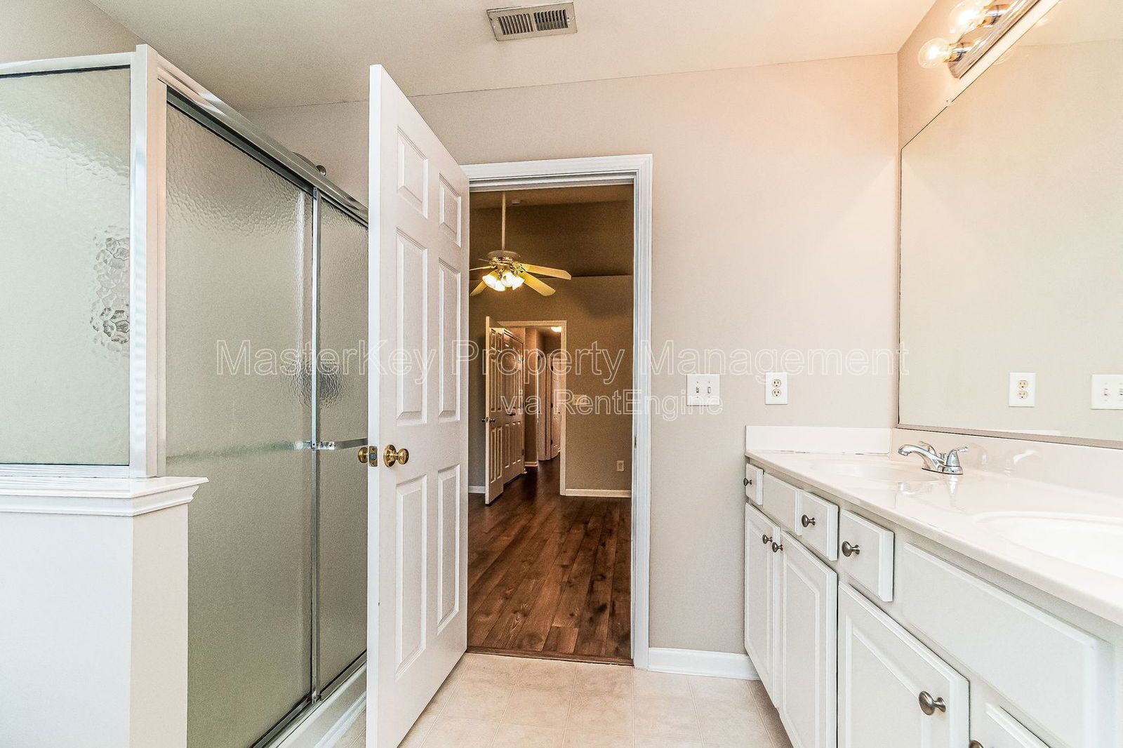 End Unit 3 Bedroom Townhome in Apex! property image