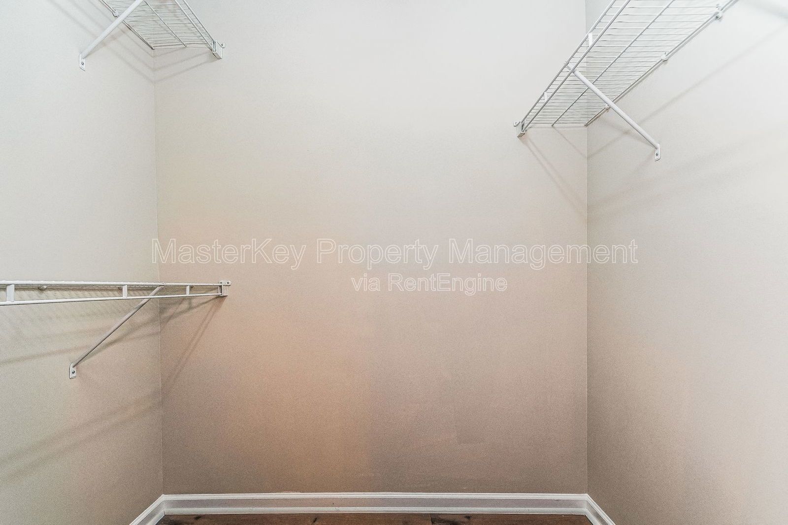 End Unit 3 Bedroom Townhome in Apex! property image