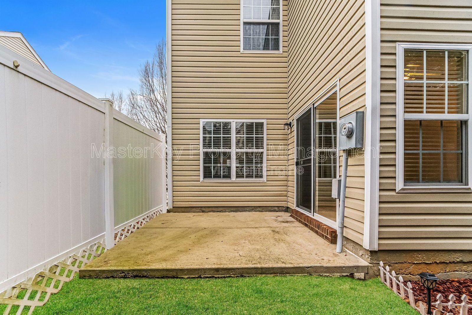 End Unit 3 Bedroom Townhome in Apex! property image