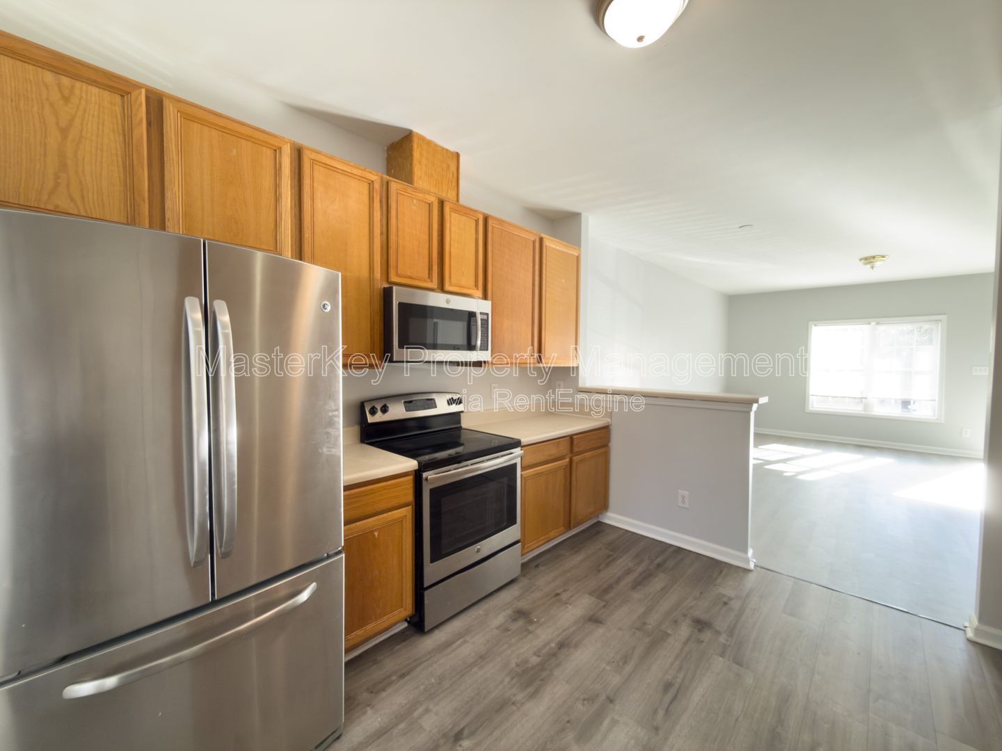 End Unit 3 Bedroom Townhome in Raleigh! property image