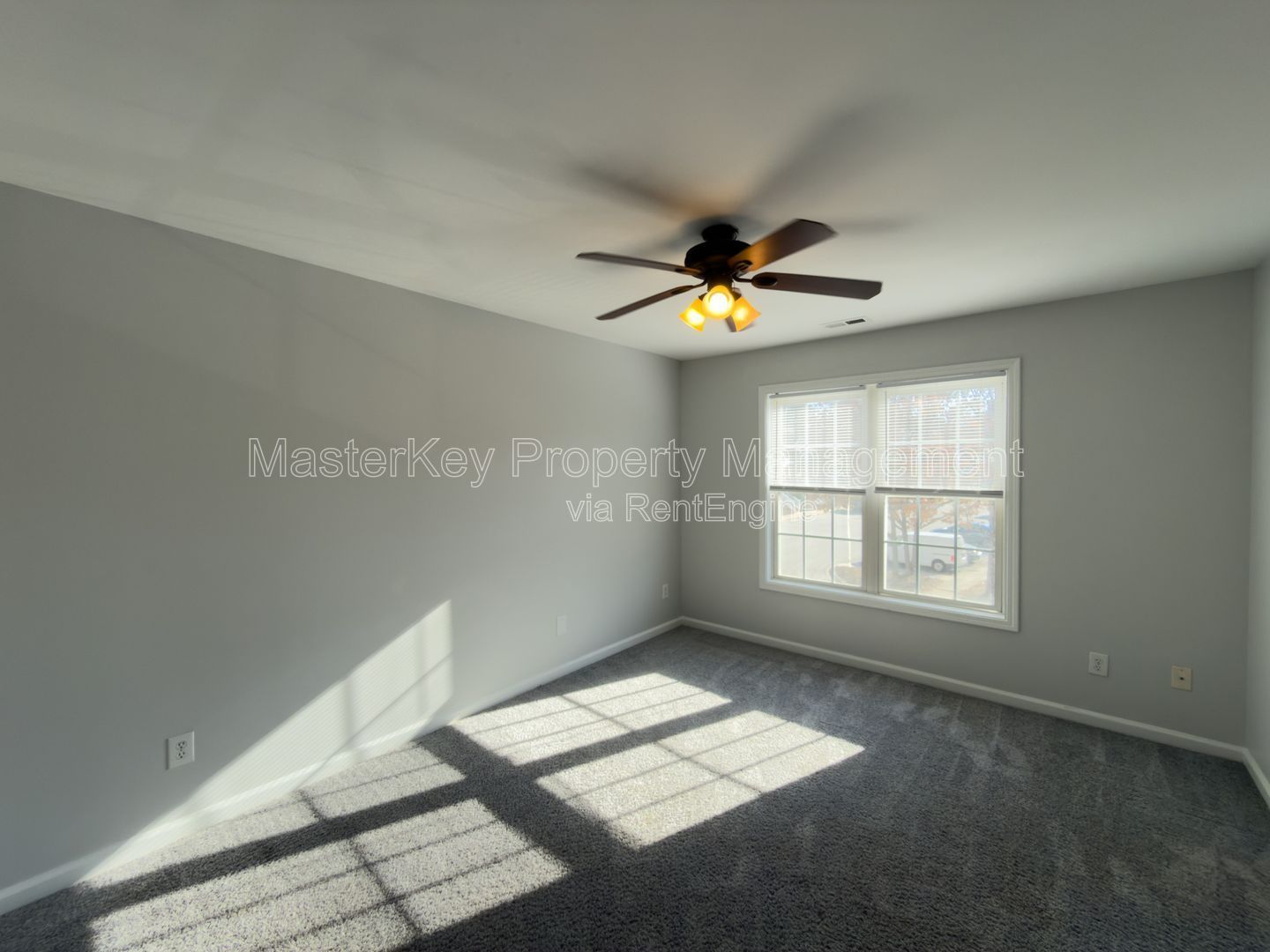 End Unit 3 Bedroom Townhome in Raleigh! property image