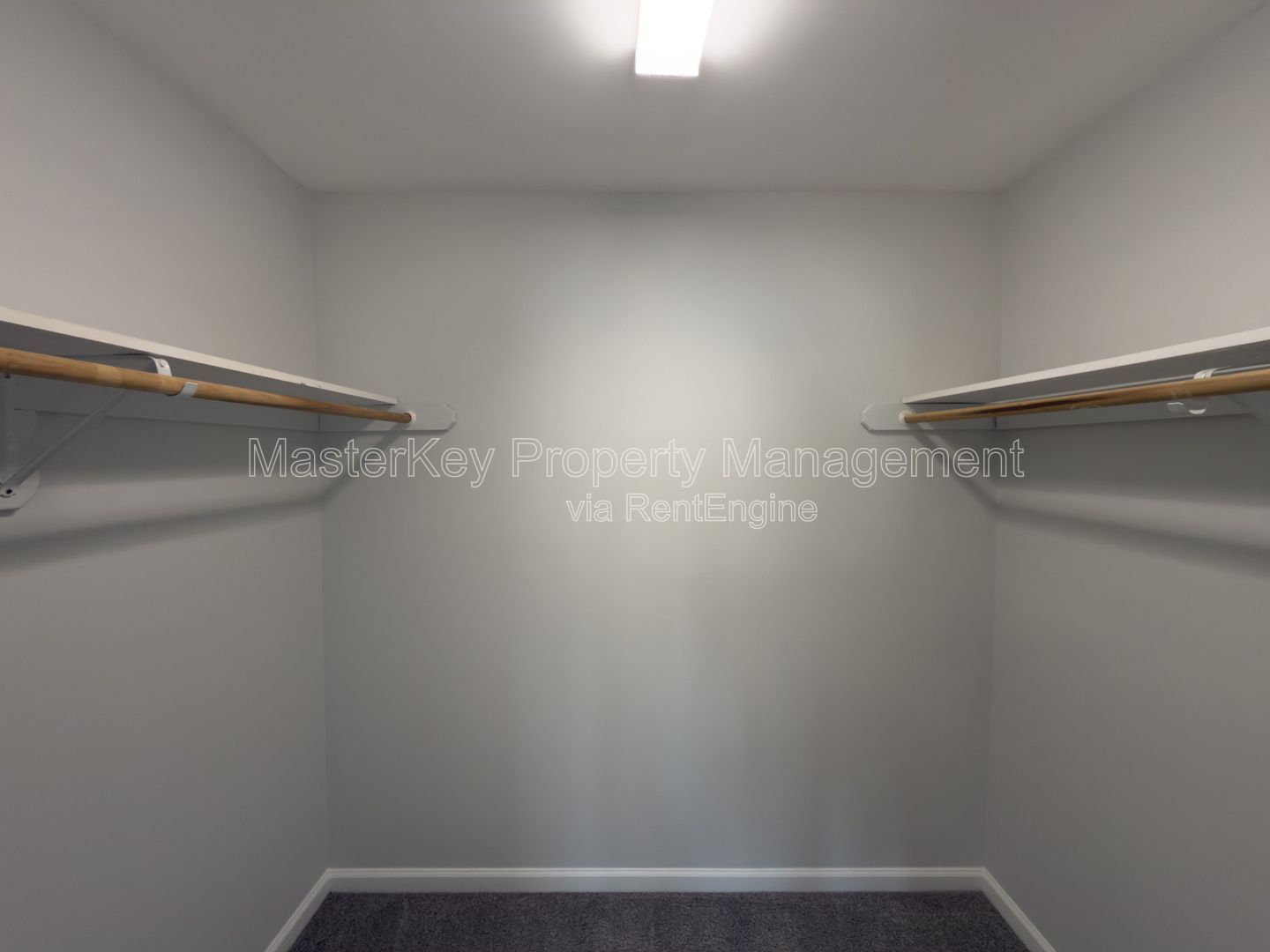 End Unit 3 Bedroom Townhome in Raleigh! property image