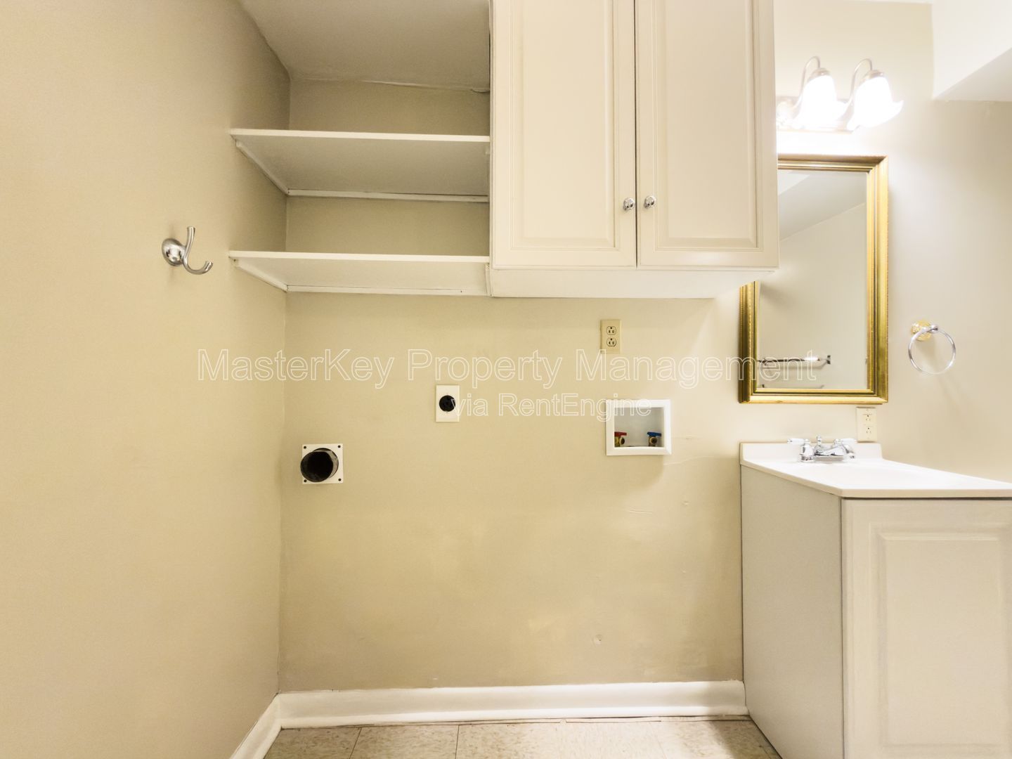 Spacious 4 Bedroom Home in Raleigh! Near North Hills Club! property image