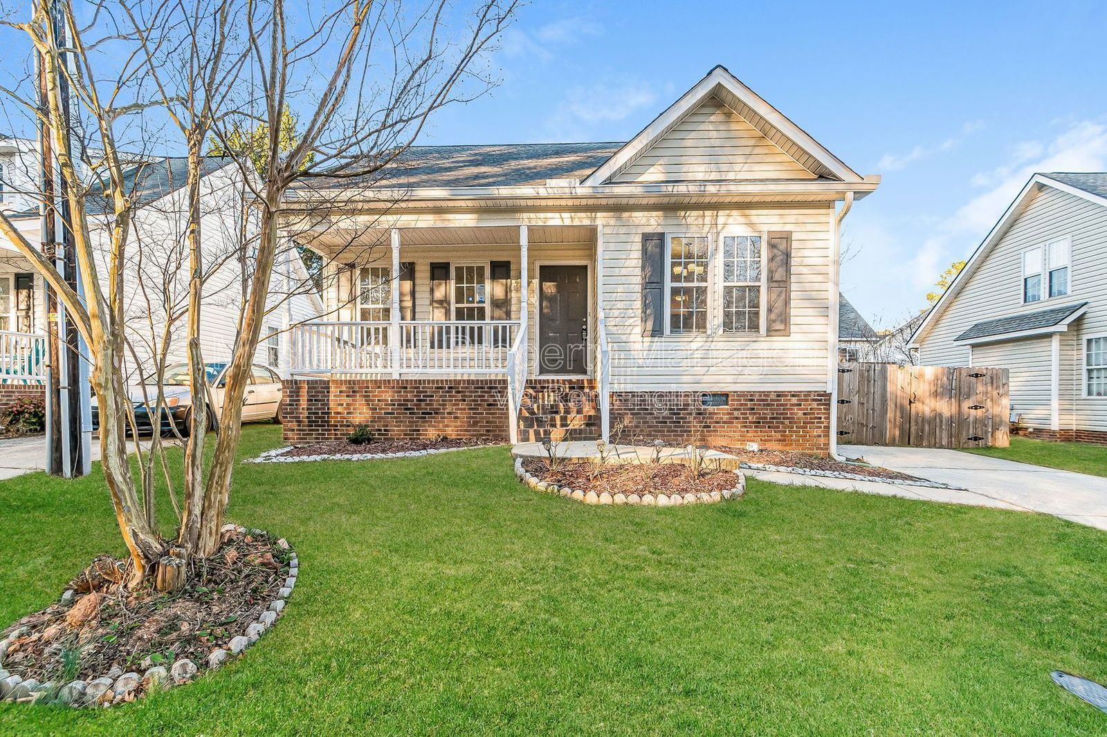 Cozy 3 Bedroom Home Near Downtown Holly Springs! property image