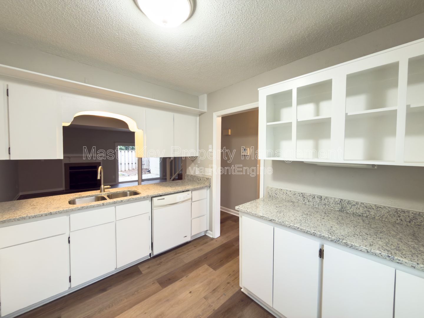 Comfortable 3 Bedroom Townhouse in North Hills! property image