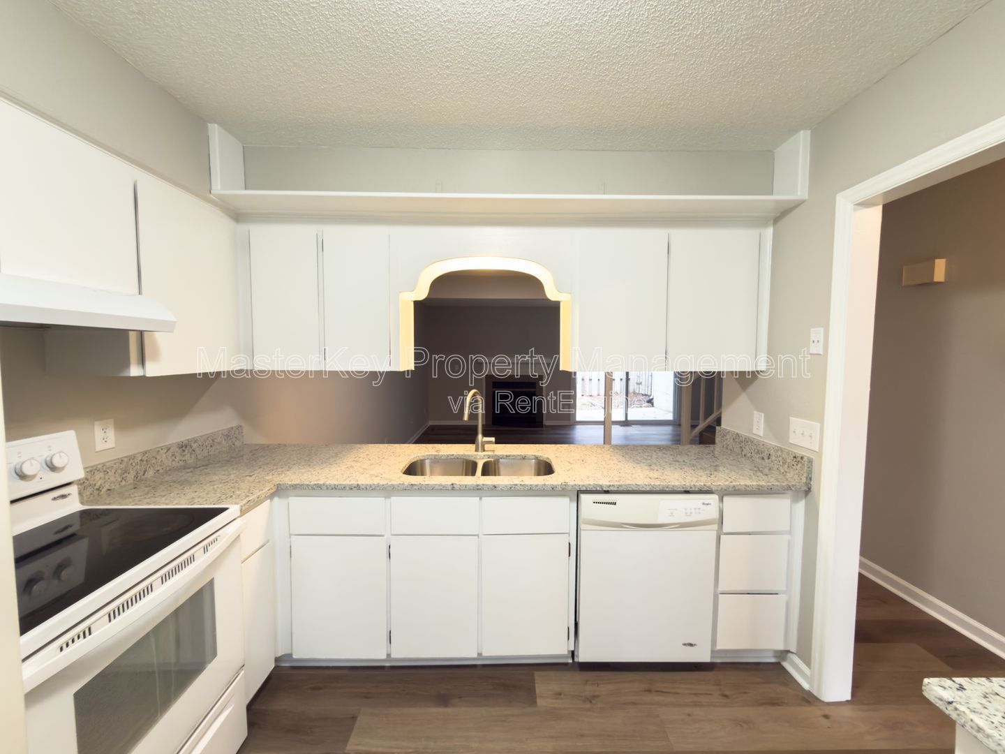 Comfortable 3 Bedroom Townhouse in North Hills! property image