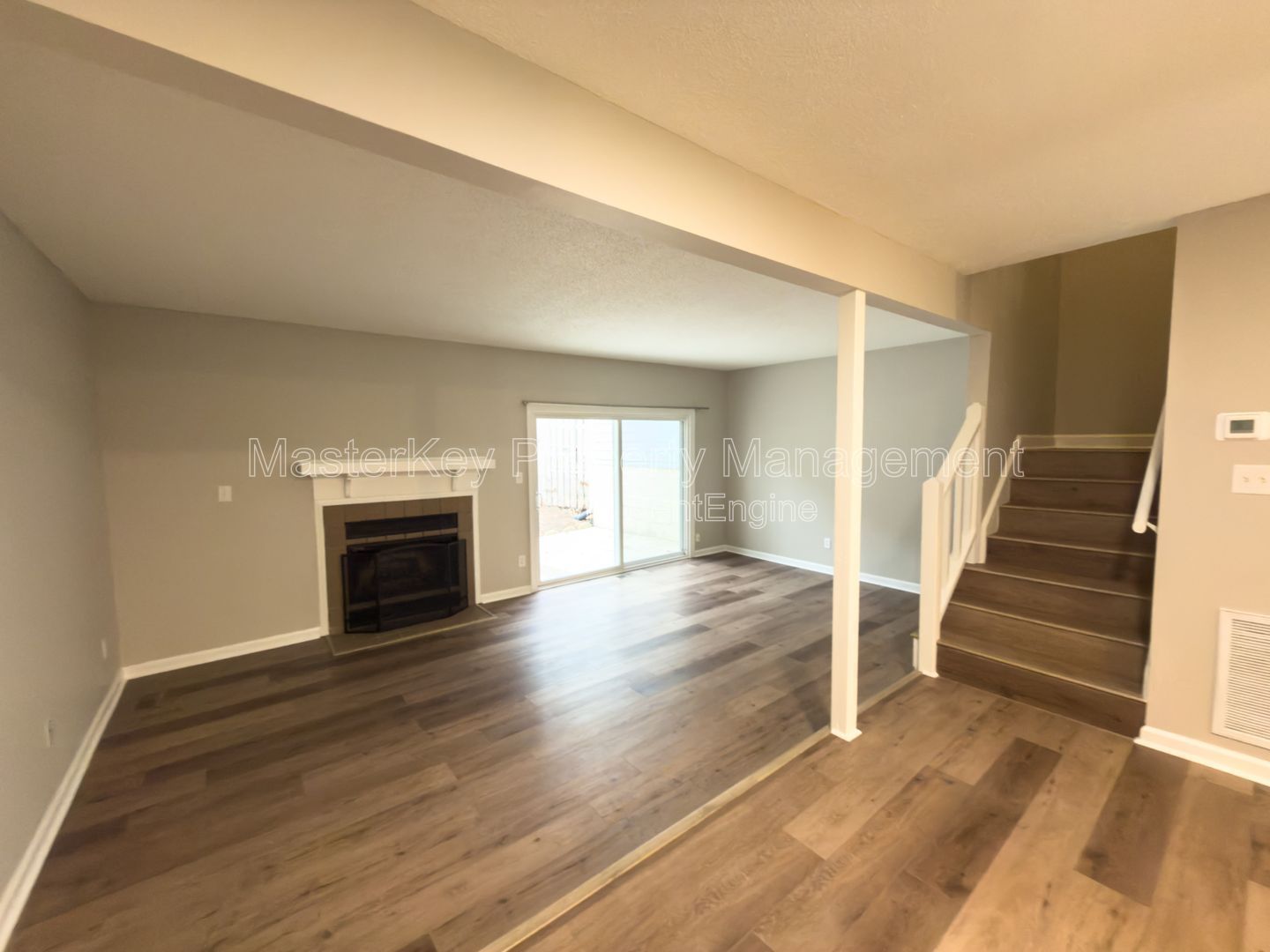 Comfortable 3 Bedroom Townhouse in North Hills! property image