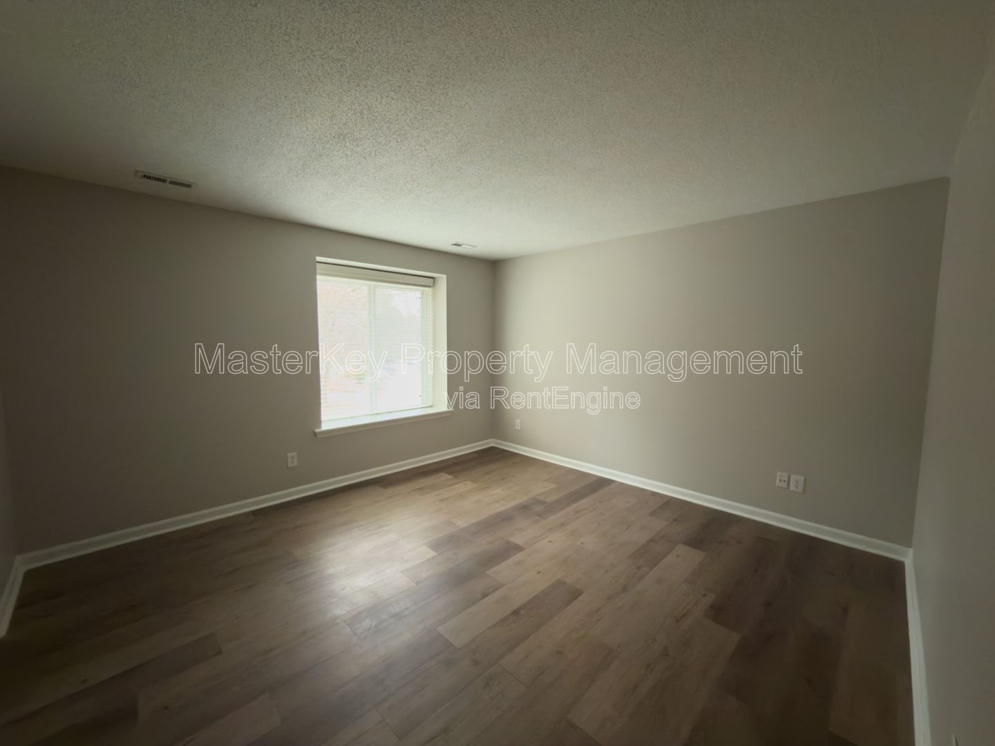 Comfortable 3 Bedroom Townhouse in North Hills! property image