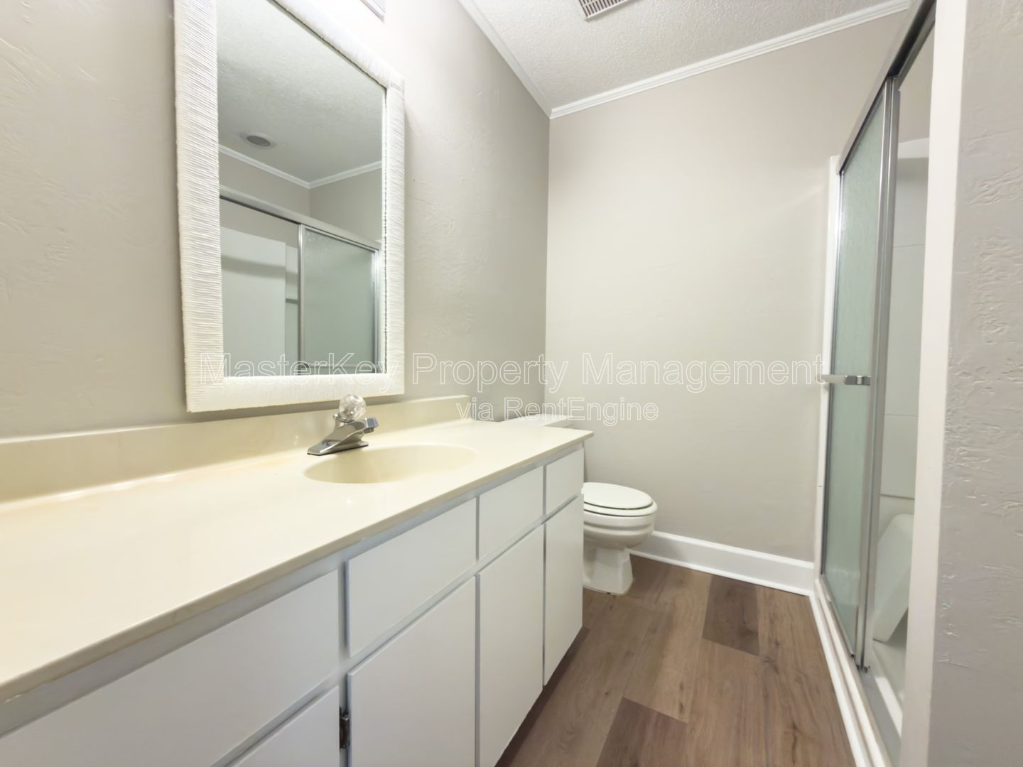 Comfortable 3 Bedroom Townhouse in North Hills! property image