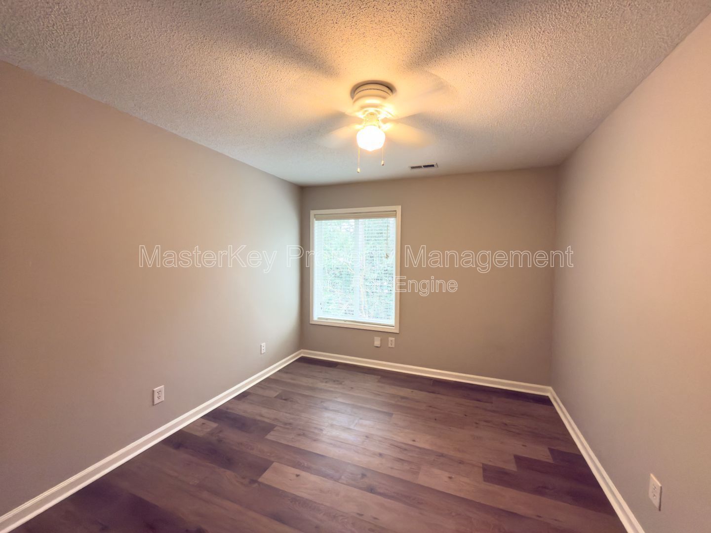 Comfortable 3 Bedroom Townhouse in North Hills! property image