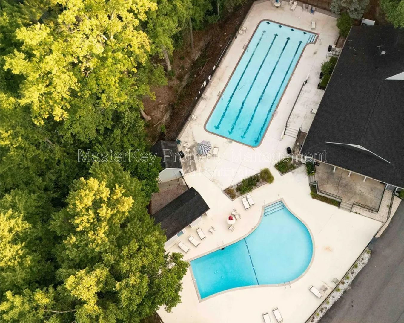 Comfortable 3 Bedroom Townhouse in North Hills! property image