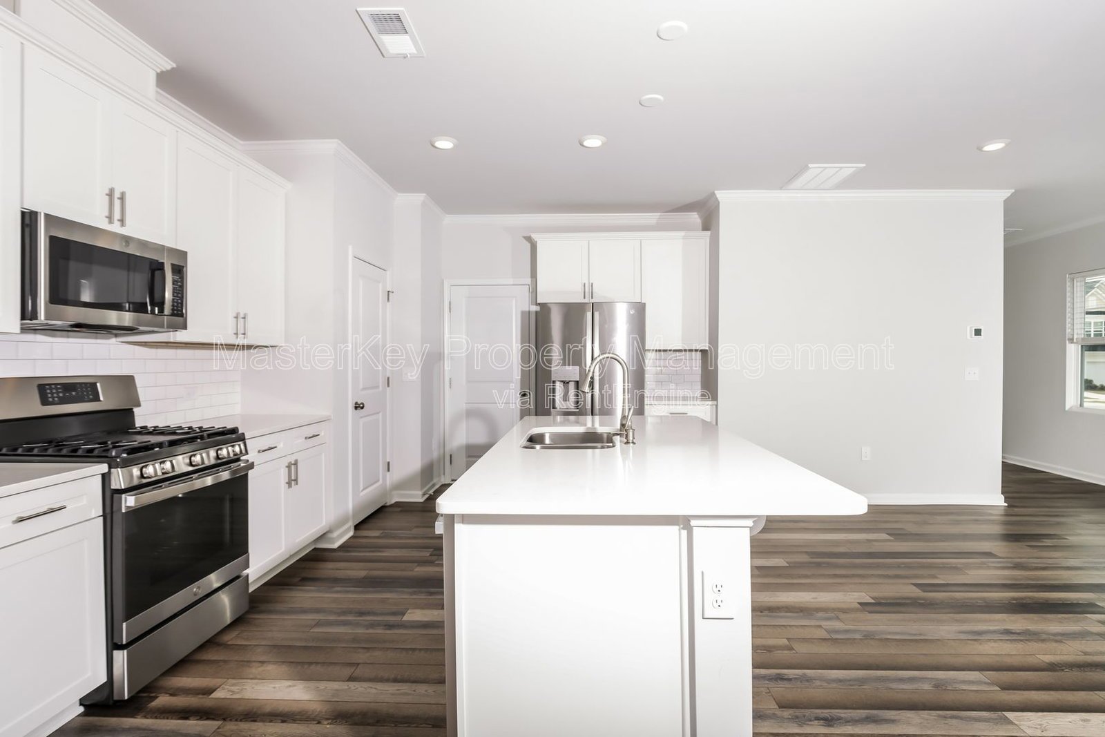 Spacious 3 Bedroom Townhouse in Raleigh! property image