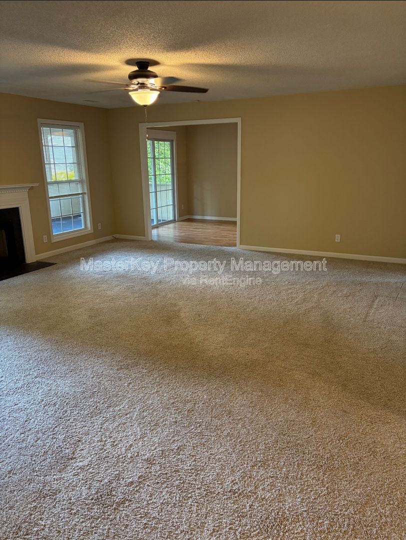 Spacious 3 Bedroom Single Family Located In Fuquay!!! property image