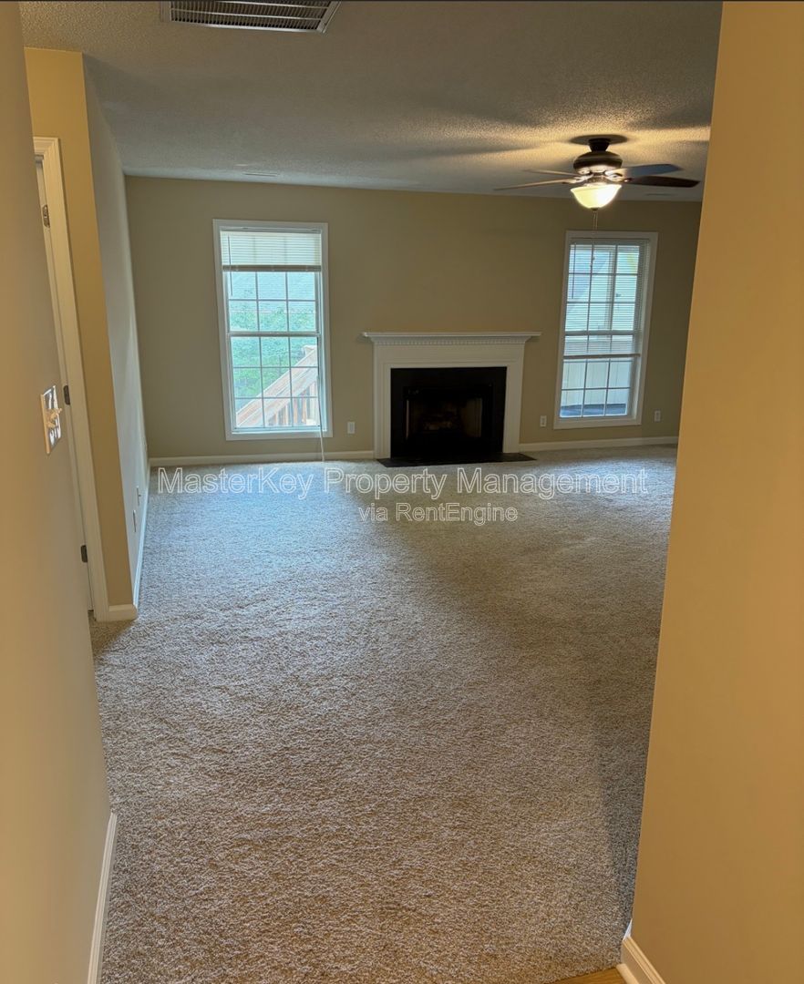 Spacious 3 Bedroom Single Family Located In Fuquay!!! property image