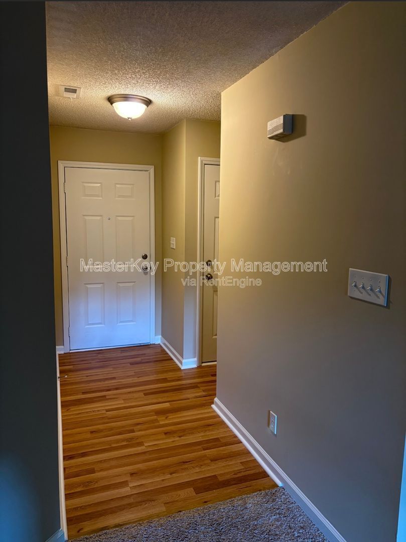 Spacious 3 Bedroom Single Family Located In Fuquay!!! property image