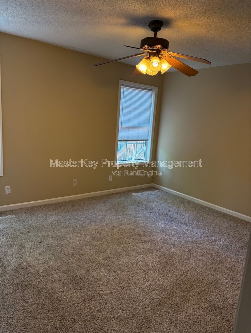 Spacious 3 Bedroom Single Family Located In Fuquay!!! property image