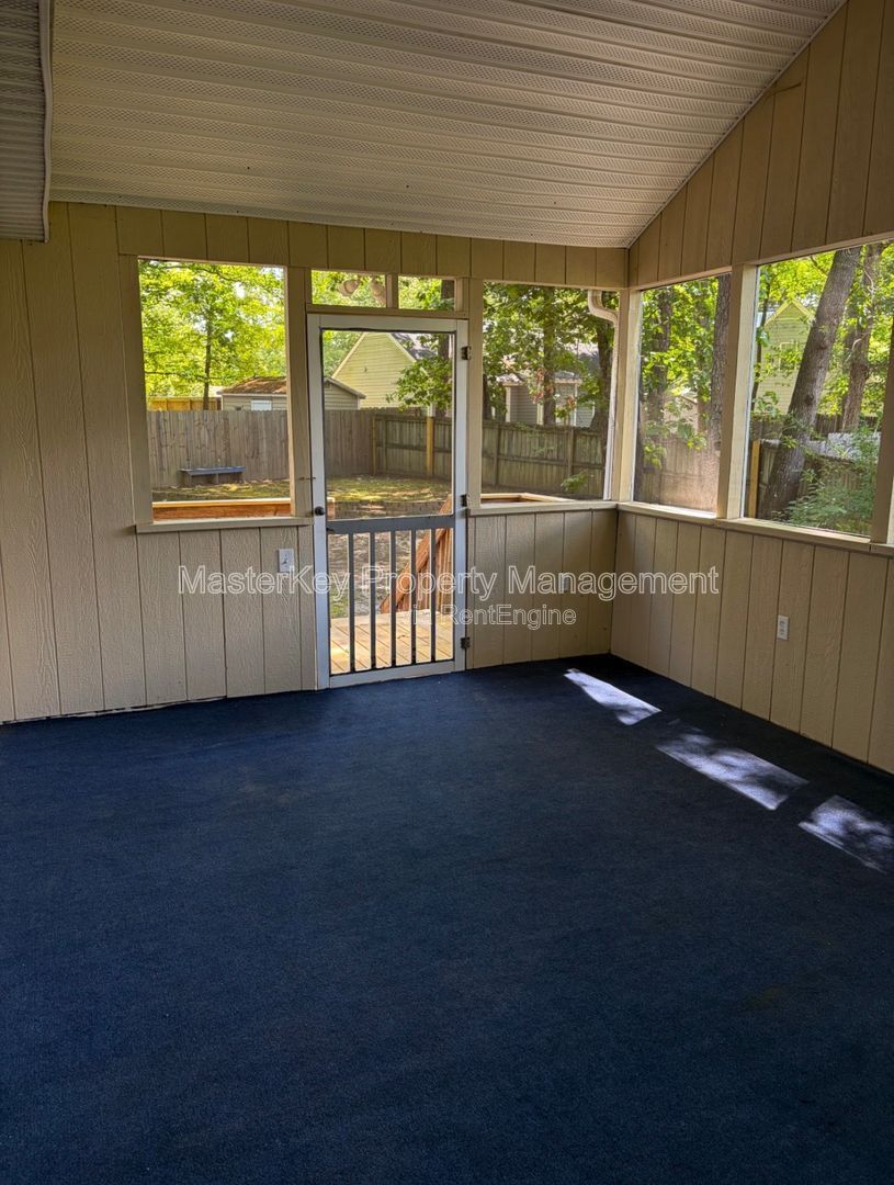 Spacious 3 Bedroom Single Family Located In Fuquay!!! property image