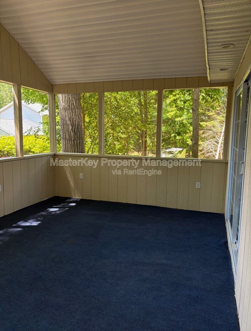 Spacious 3 Bedroom Single Family Located In Fuquay!!! property image
