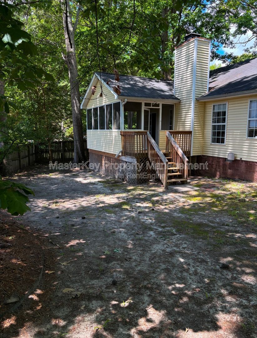 Spacious 3 Bedroom Single Family Located In Fuquay!!! property image