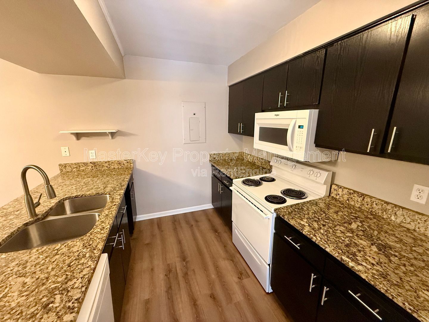 Inviting 3-Bedroom, 2.5 Bathroom Townhome in Chapel Hill, NC property image