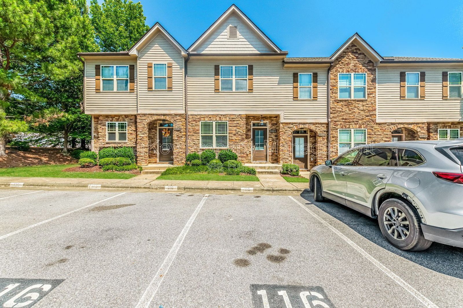 Spacious 2 Bedroom Townhome Located In Raleigh NC!!! property image