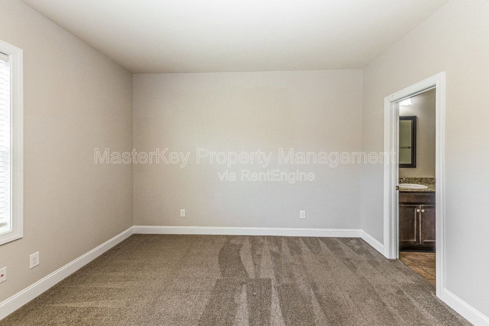 Spacious 2 Bedroom Townhome Located In Raleigh NC!!! property image