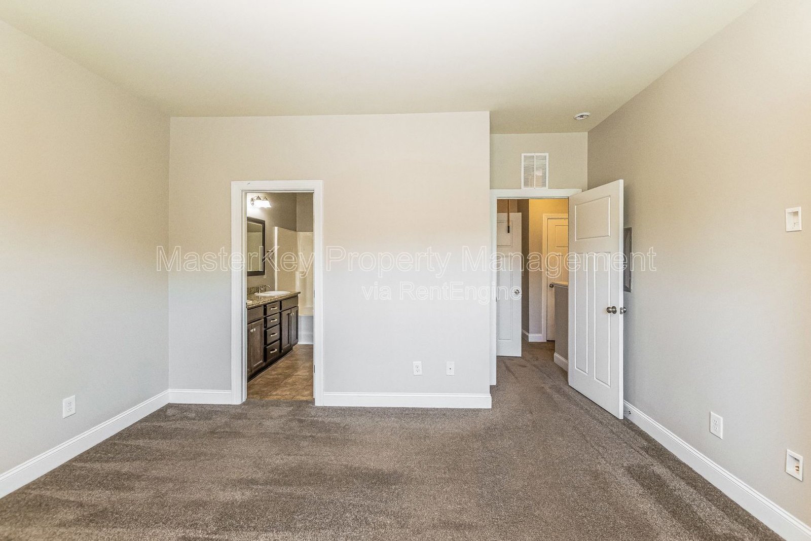 Spacious 2 Bedroom Townhome Located In Raleigh NC!!! property image