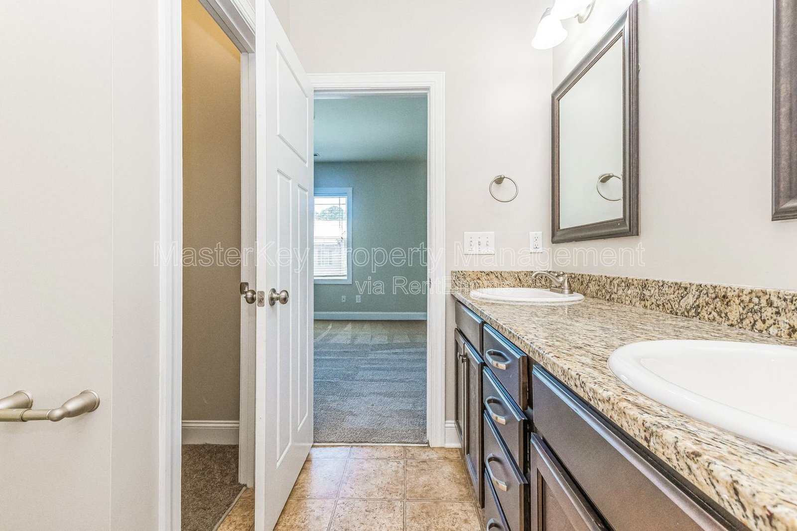 Spacious 2 Bedroom Townhome Located In Raleigh NC!!! property image