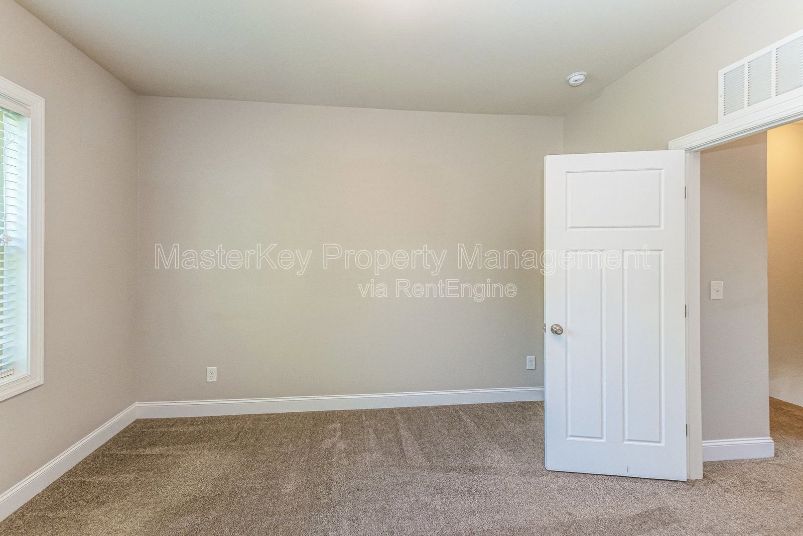 Spacious 2 Bedroom Townhome Located In Raleigh NC!!! property image