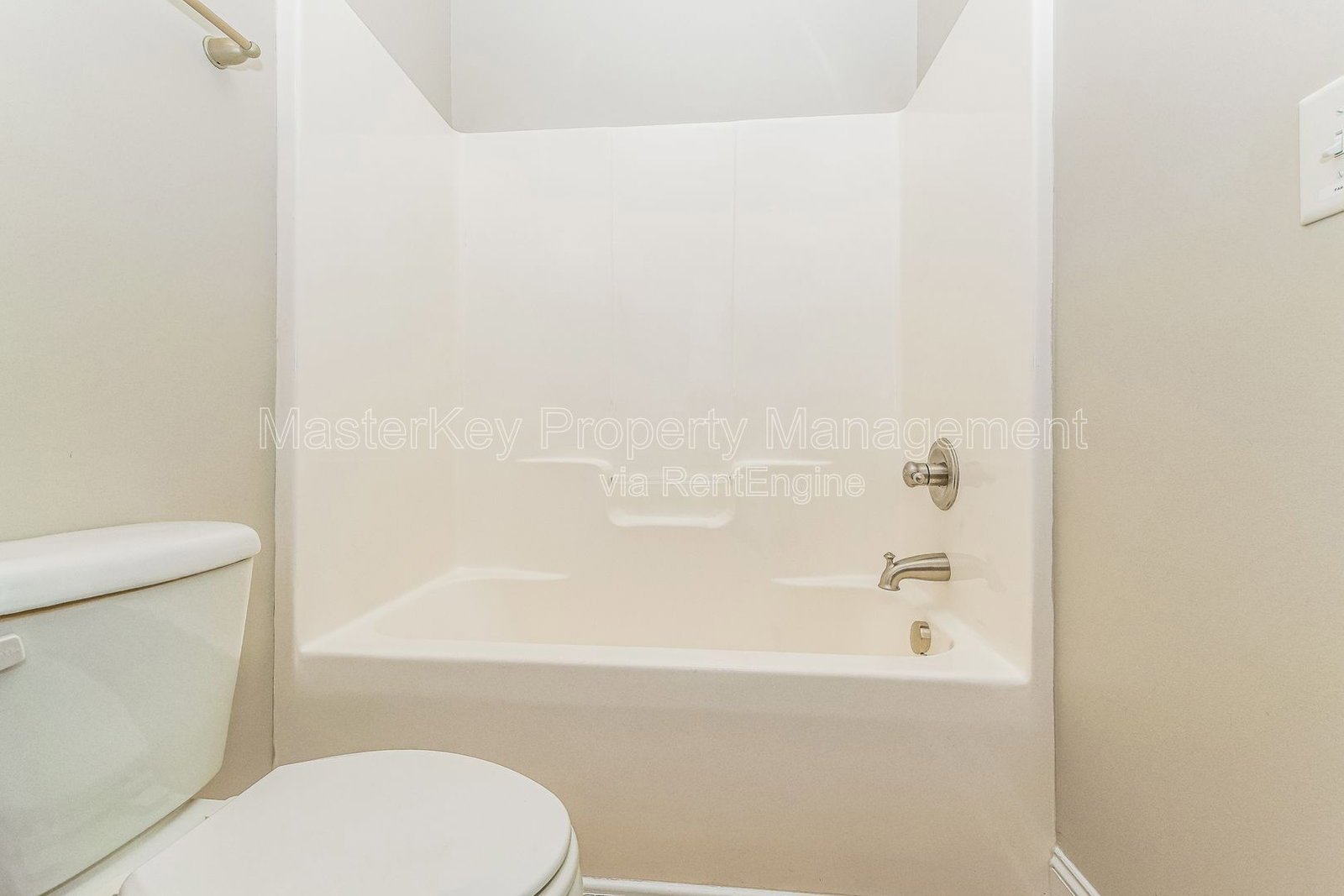 Spacious 2 Bedroom Townhome Located In Raleigh NC!!! property image