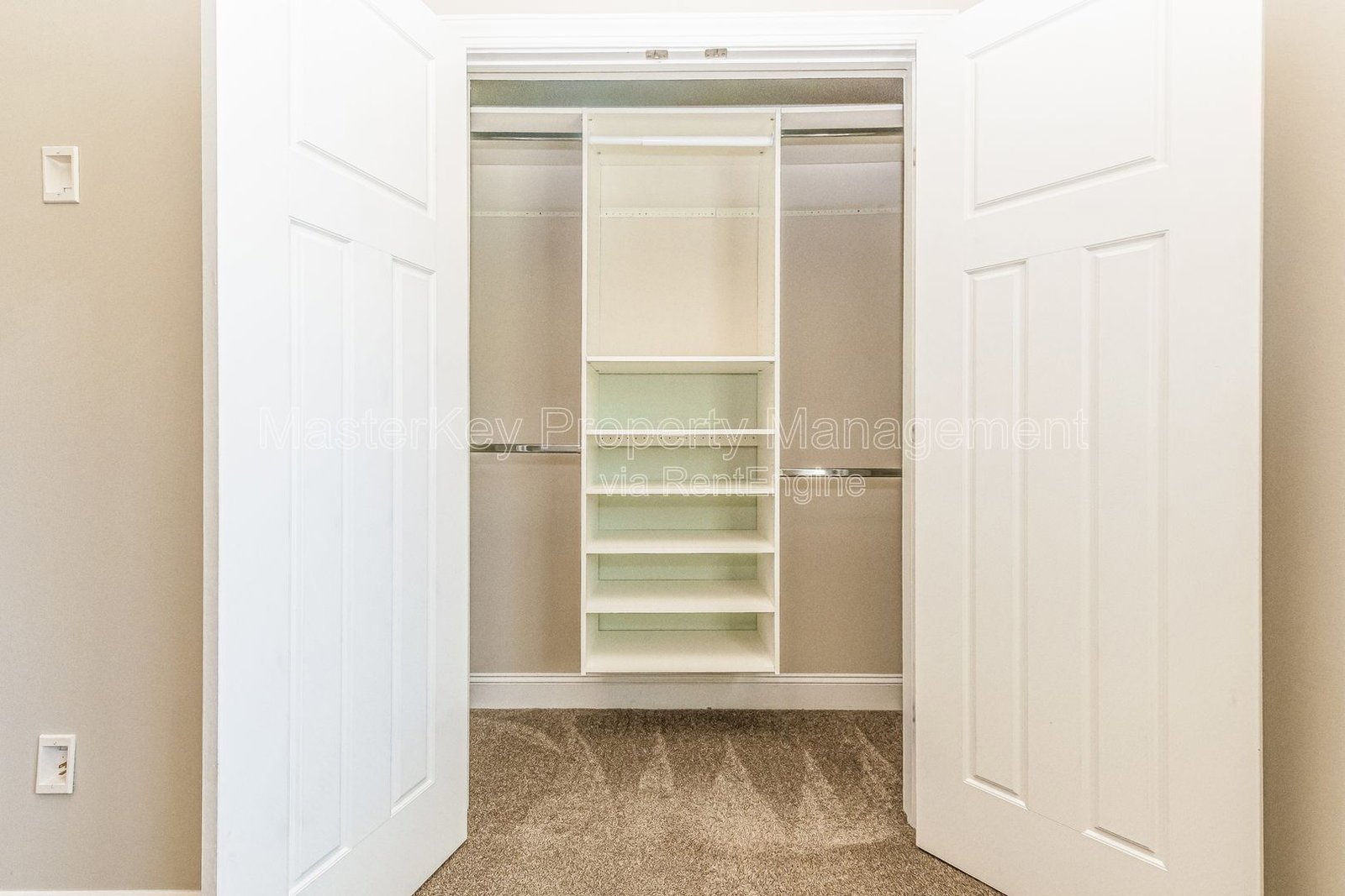 Spacious 2 Bedroom Townhome Located In Raleigh NC!!! property image