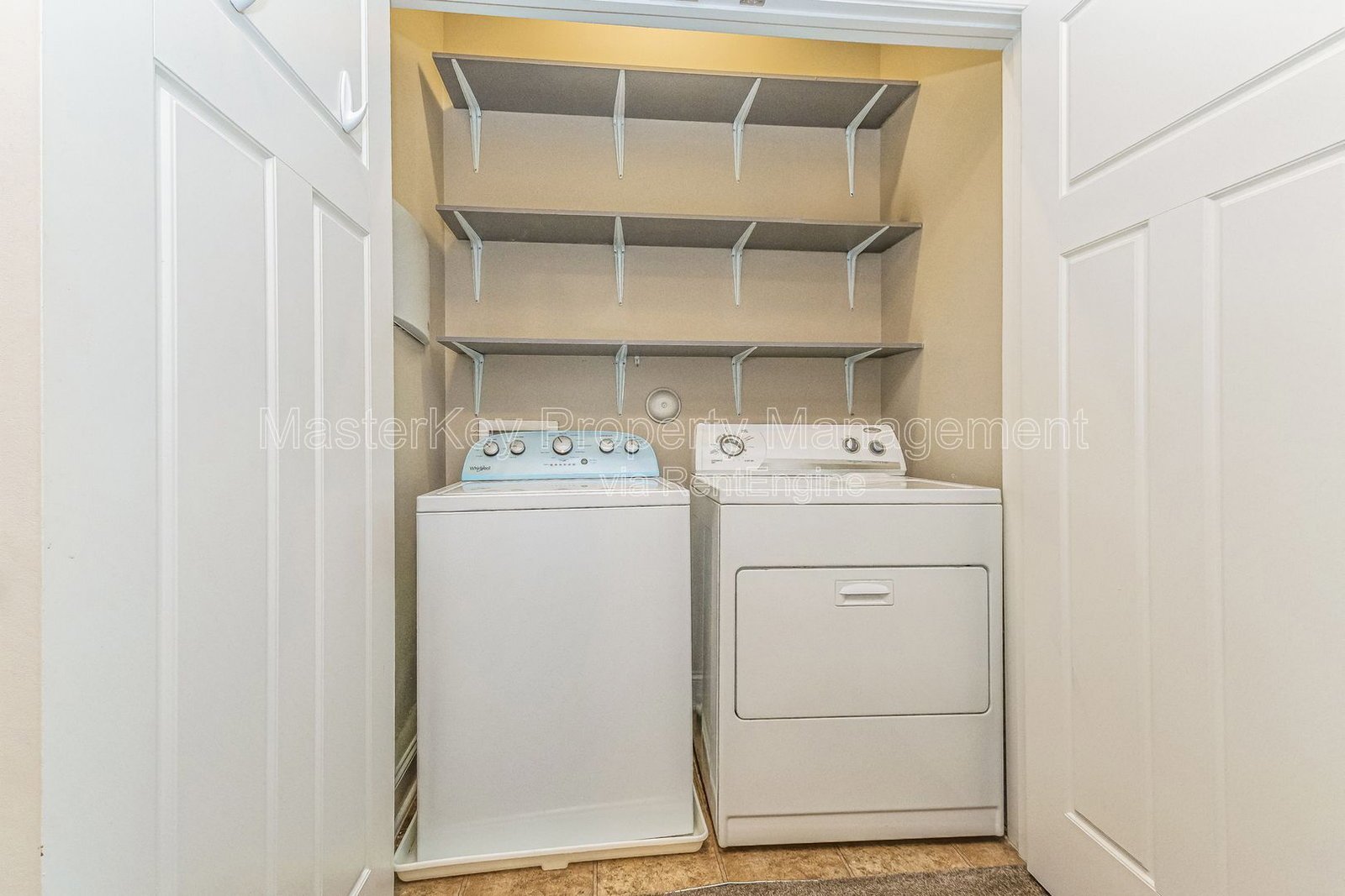 Spacious 2 Bedroom Townhome Located In Raleigh NC!!! property image