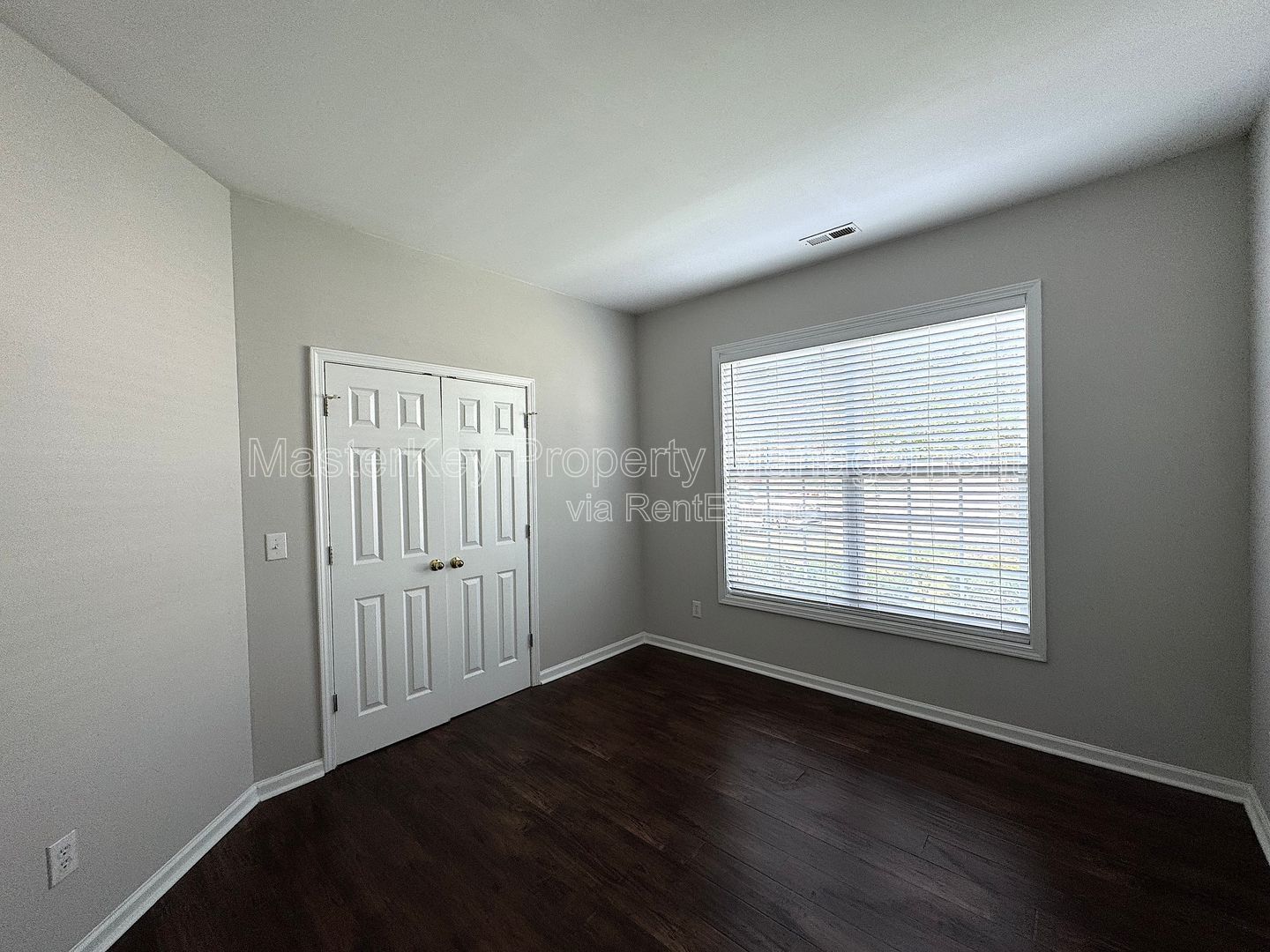 Spacious 4-Bedroom, 2.5 Bathroom Single-Family in Apex, NC property image