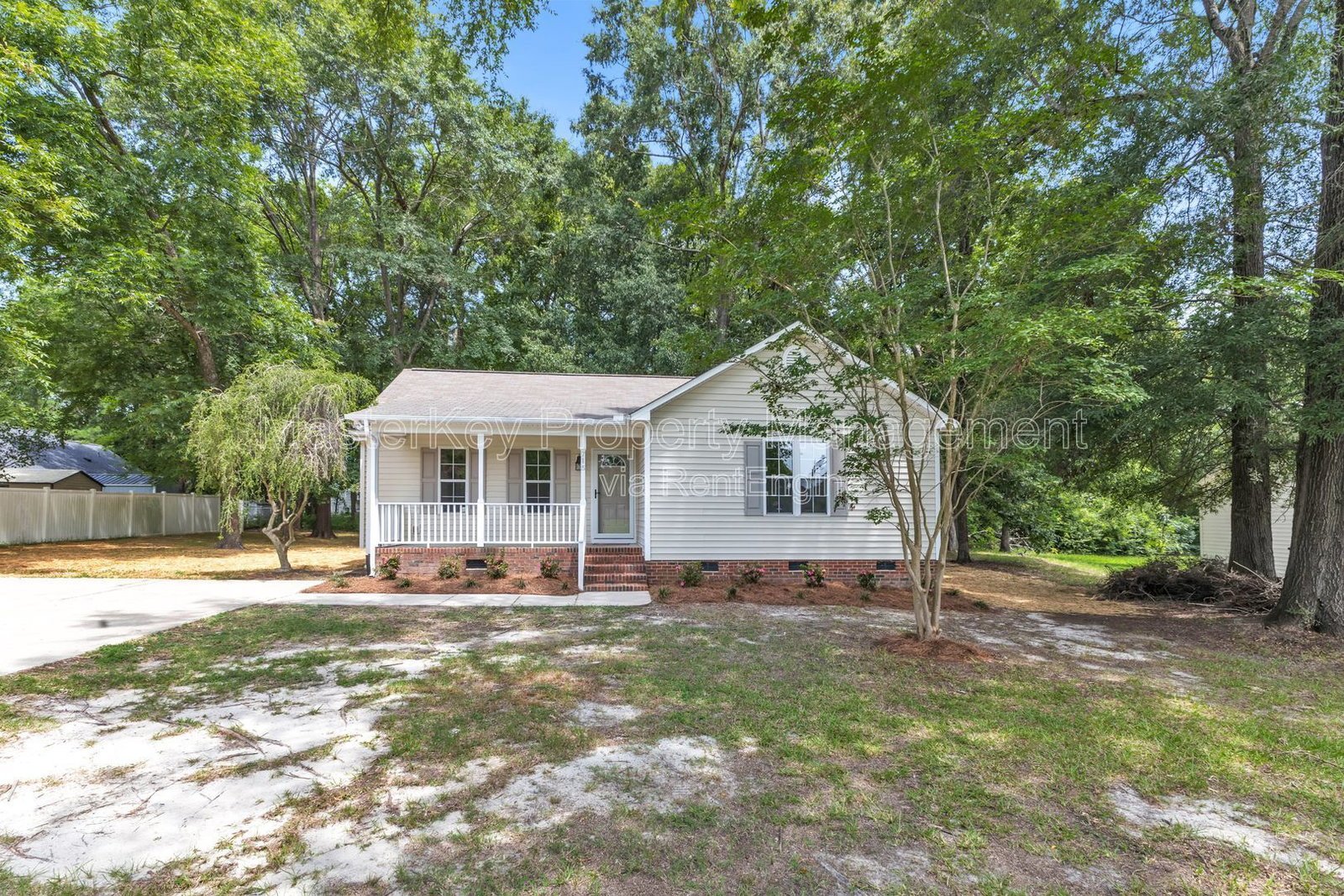 Charming 3-Bedroom, 2 Bathroom Single-Family in Zebulon, NC property image