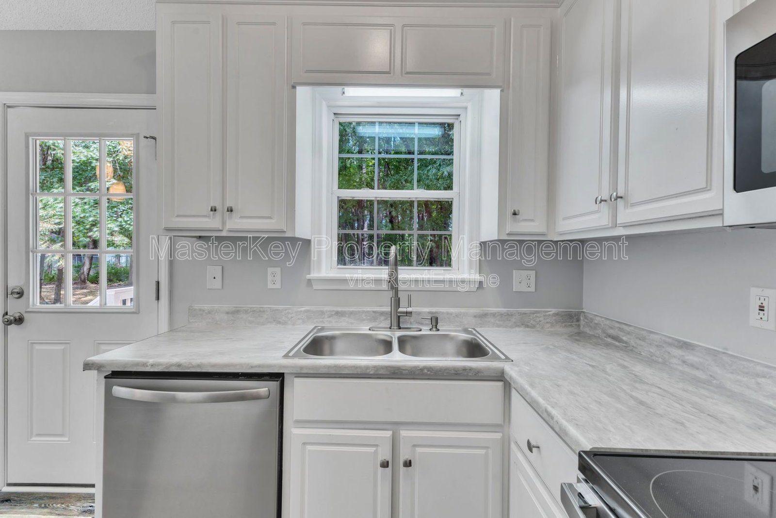 Charming 3-Bedroom, 2 Bathroom Single-Family in Zebulon, NC property image