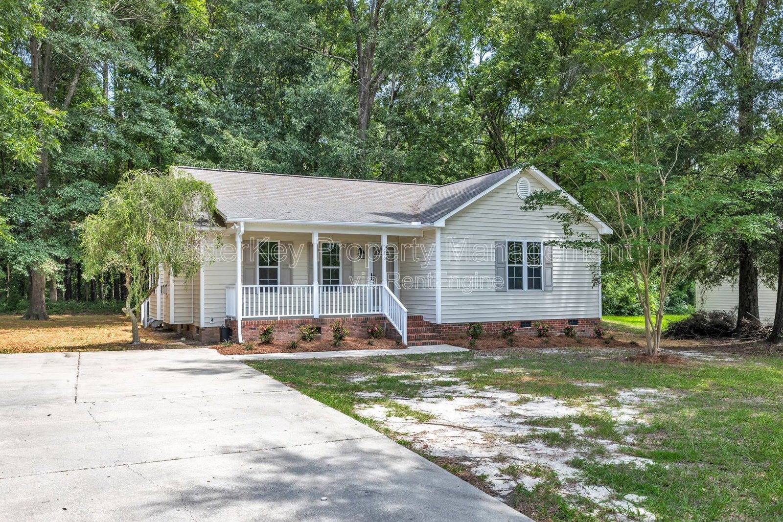 Charming 3-Bedroom, 2 Bathroom Single-Family in Zebulon, NC property image