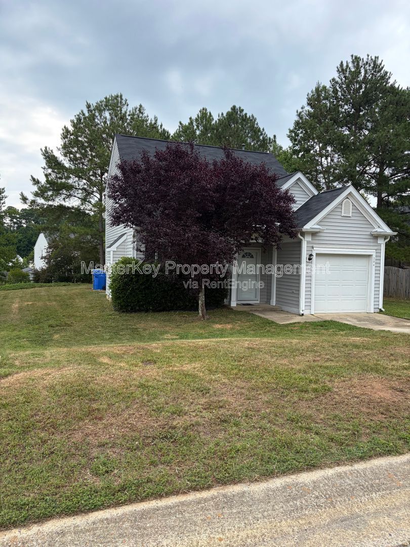 Spacious 3 Bedroom Single Family Home Located In Fuquay!!! property image