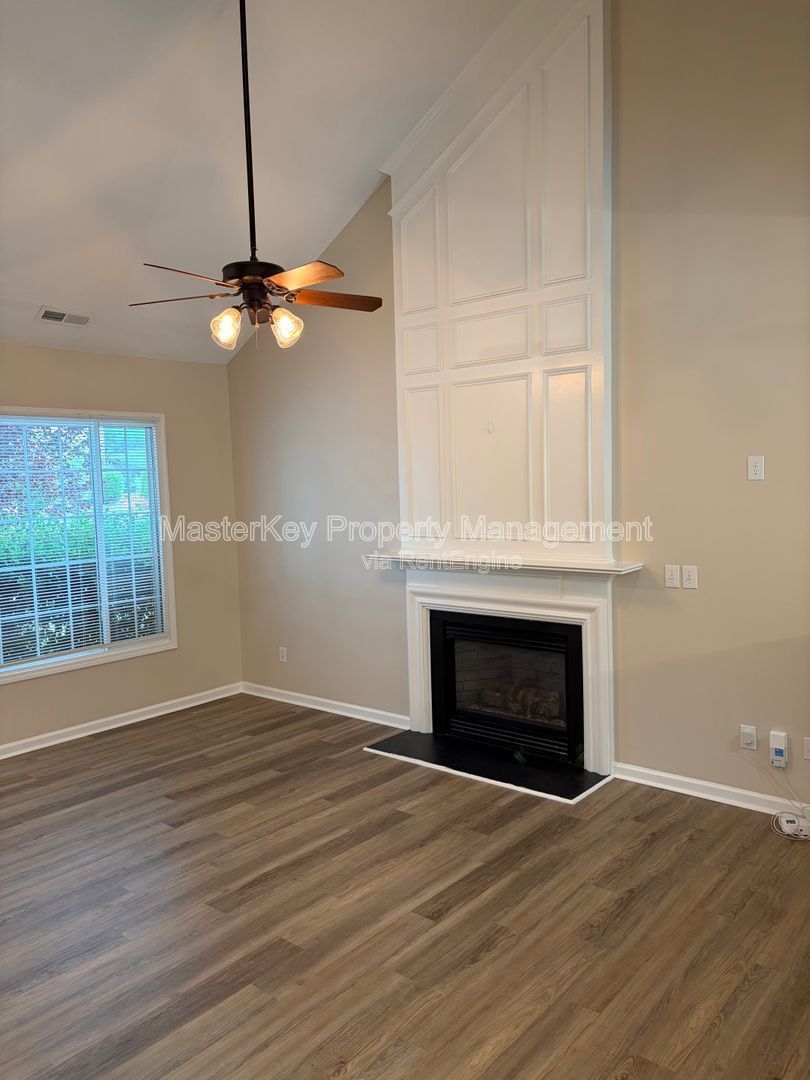 Spacious 3 Bedroom Single Family Home Located In Fuquay!!! property image