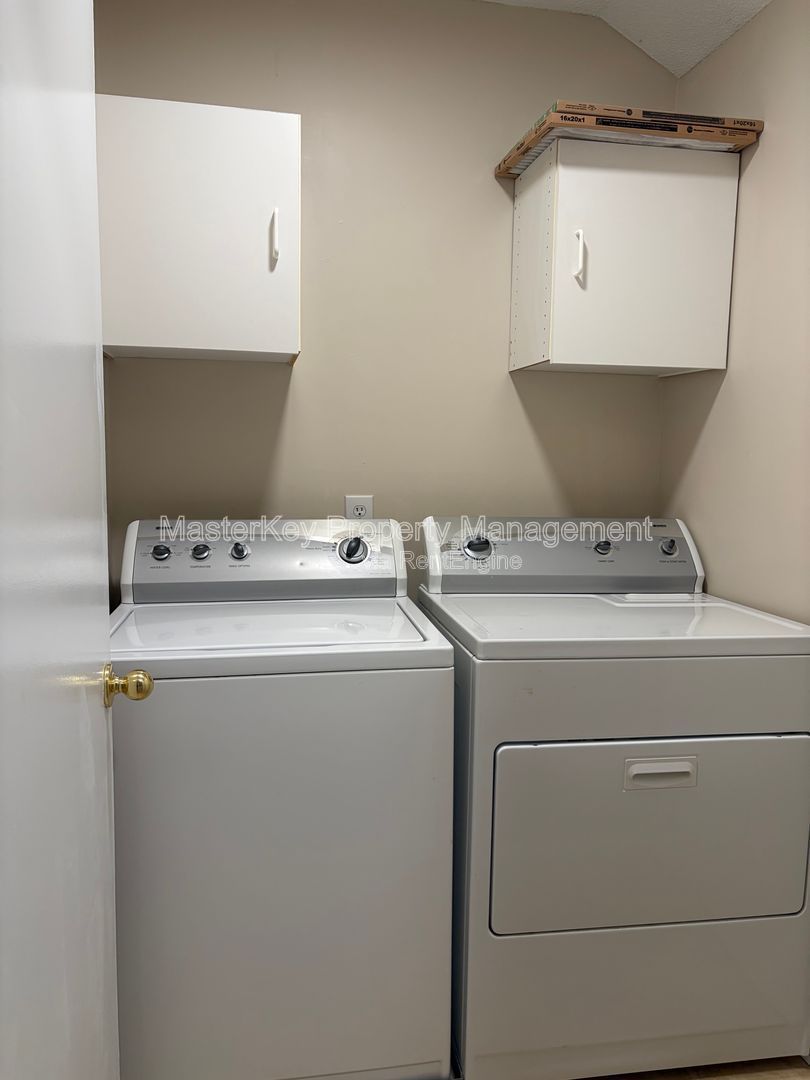 Spacious 3 Bedroom Single Family Home Located In Fuquay!!! property image