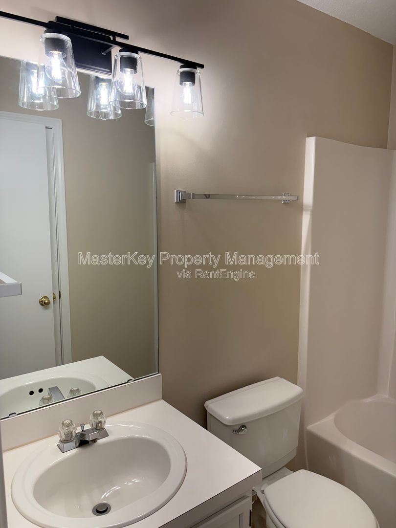 Spacious 3 Bedroom Single Family Home Located In Fuquay!!! property image
