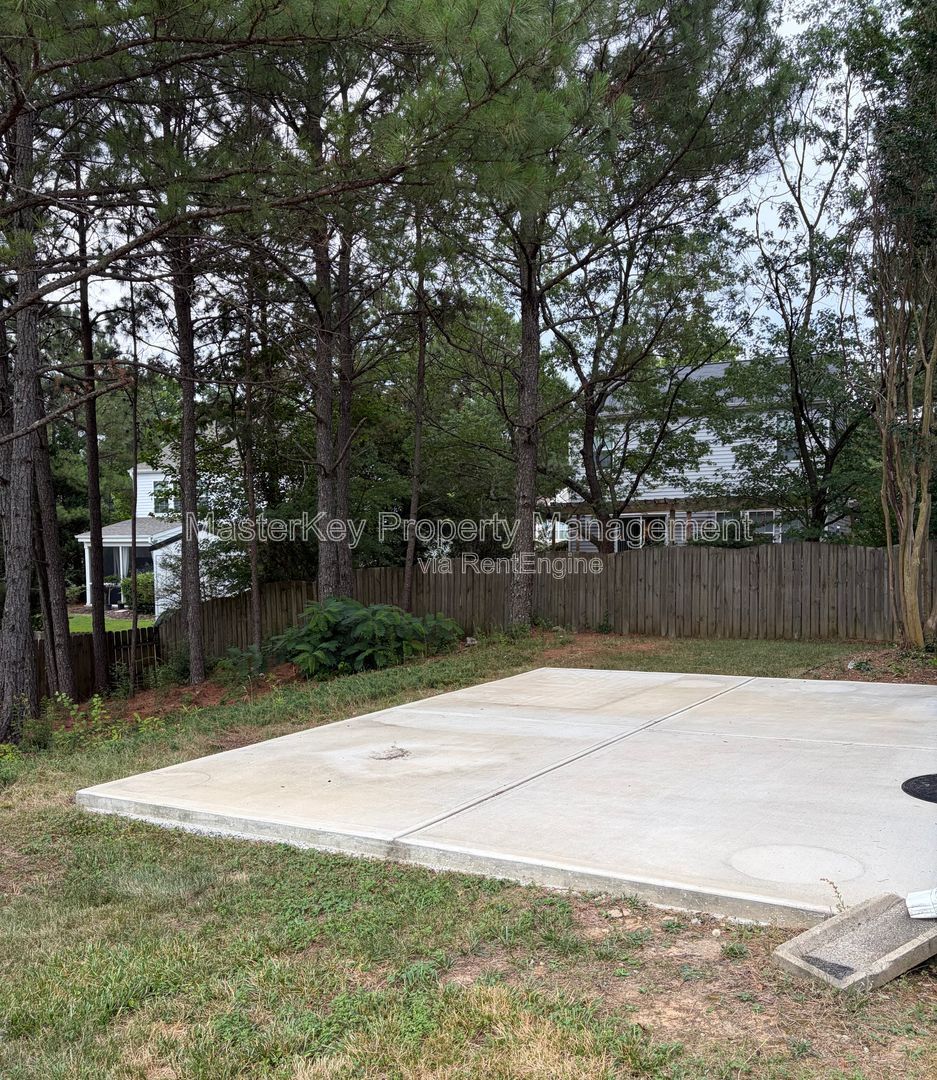 Spacious 3 Bedroom Single Family Home Located In Fuquay!!! property image